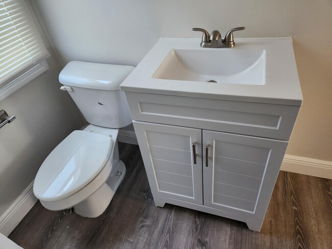 Building Photo - 403 2nd St