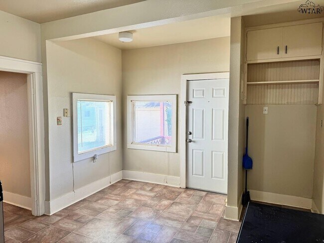 Building Photo - 1825 11th St