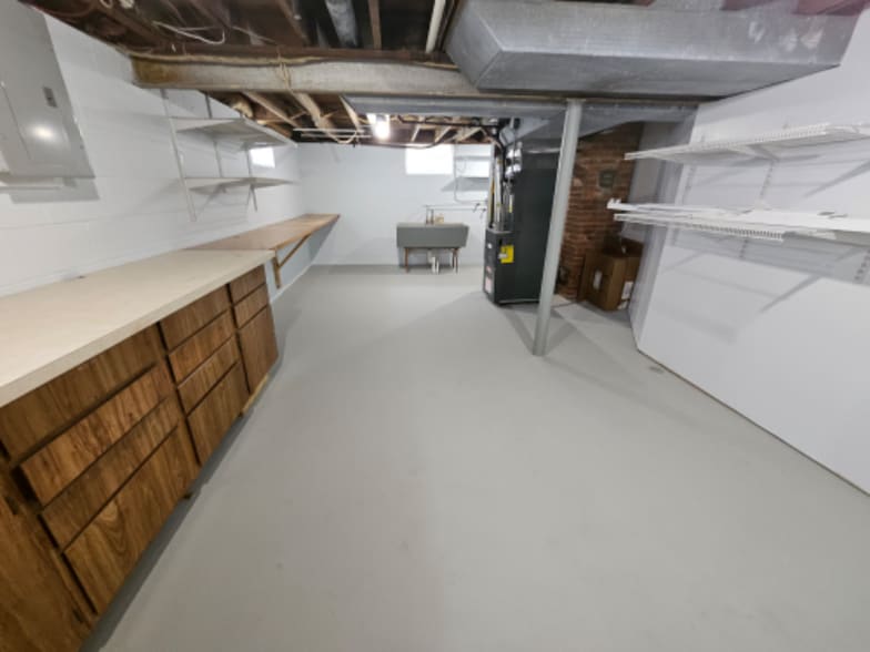 Building Photo - 8376 Priem Rd