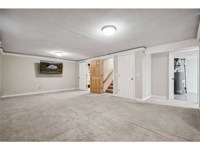 Building Photo - 6802 Cottonwood Ln N
