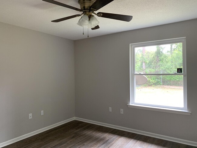 Building Photo - 219 Fowler St