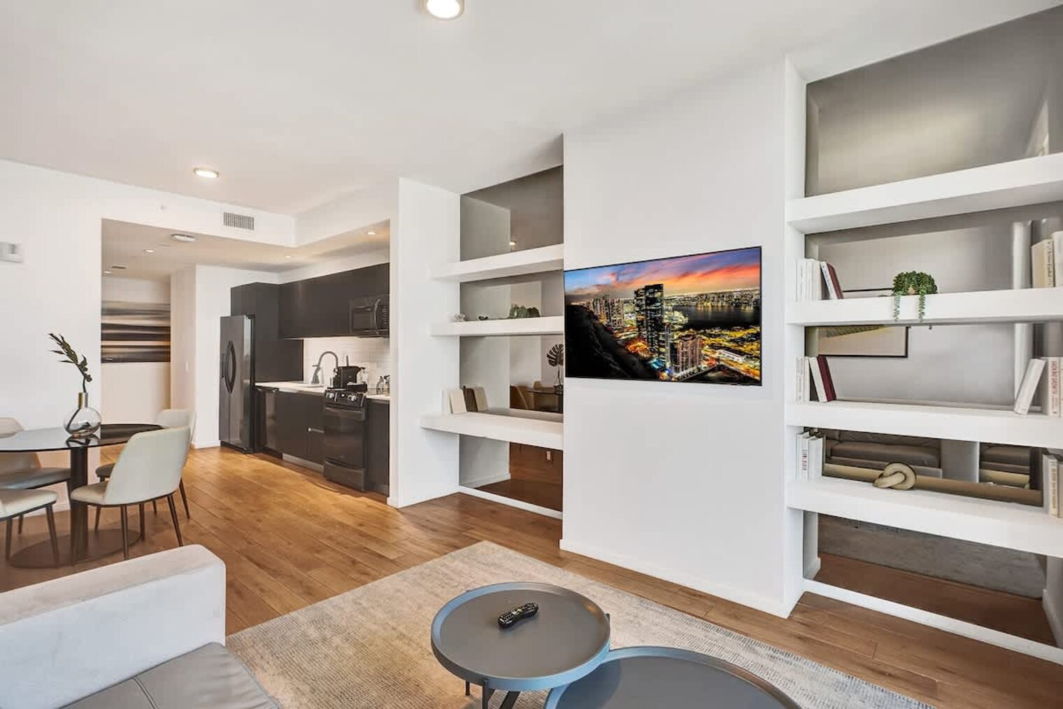 Building Photo - 398 NE 5th St