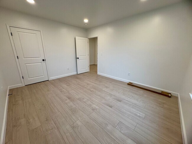 Building Photo - Newly Built 3 Bedroom 1.5 Bathroom Available in Spring Grove!