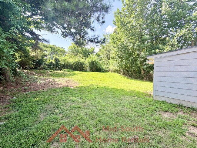 Building Photo - 3243 Boone St