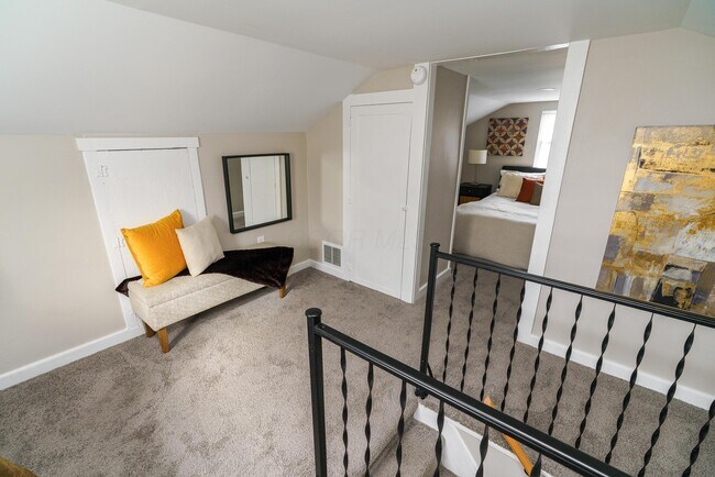 Building Photo - 2220 Sale Rd