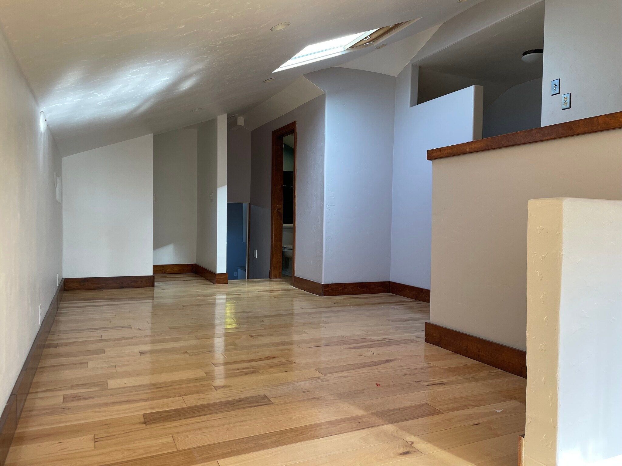 Building Photo - 102 Ash Way