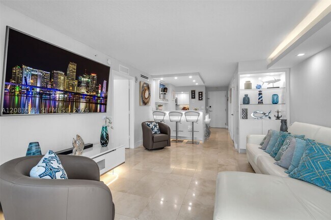 Building Photo - 6917 Collins Ave