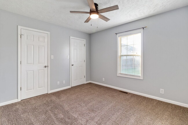 Building Photo - 942 Drum Ln