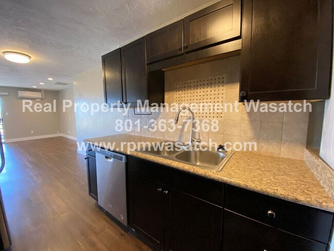Building Photo - 207 S 600 E