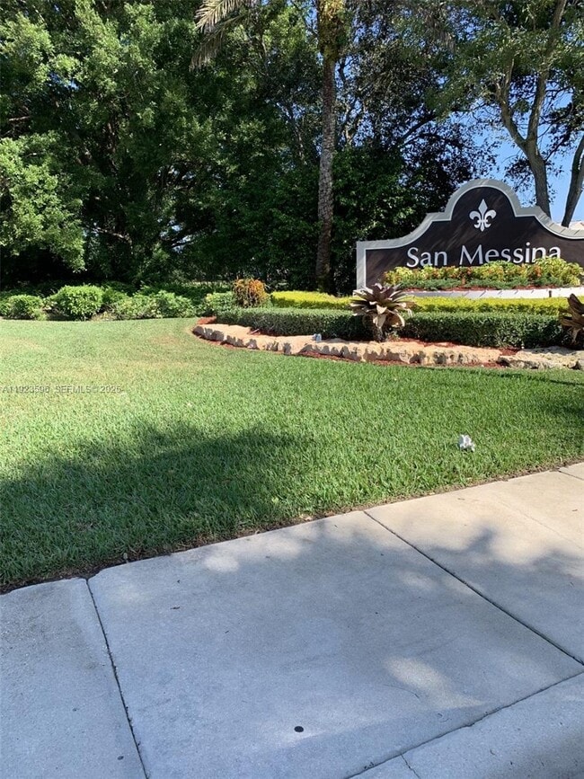 Primary Photo - 2070 Madeira Dr