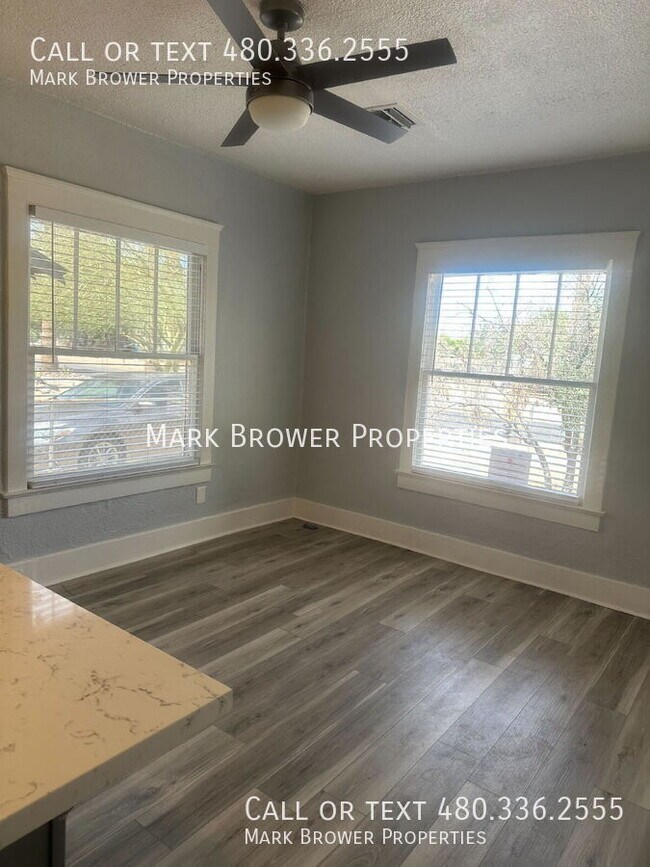 Building Photo - 1331 W Monroe St