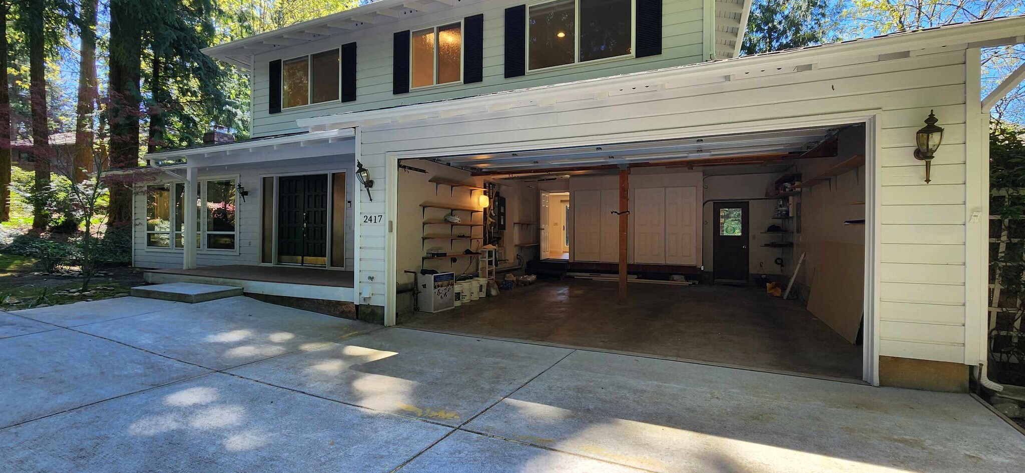 Building Photo - 2417 Sahalee Dr W
