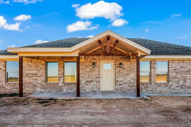 Building Photo - Country Living In Roosevelt ISD!