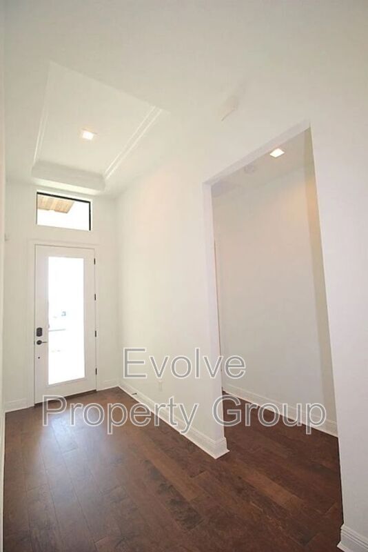 Building Photo - 20 Del Palma Dr