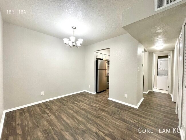 Building Photo - 3633 Walnut St