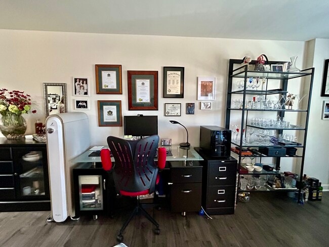 Building Photo - 1849 Green Bay Rd