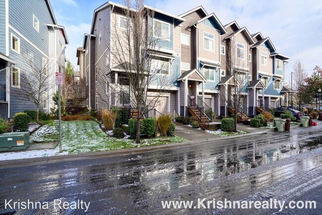 Building Photo - 3 br, 2.5 bath House - 10571 NE Park Ridge...