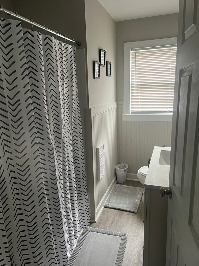 Building Photo - 813 N Lee St