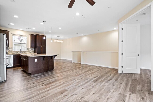 Building Photo - 643 Turnbuckle Dr