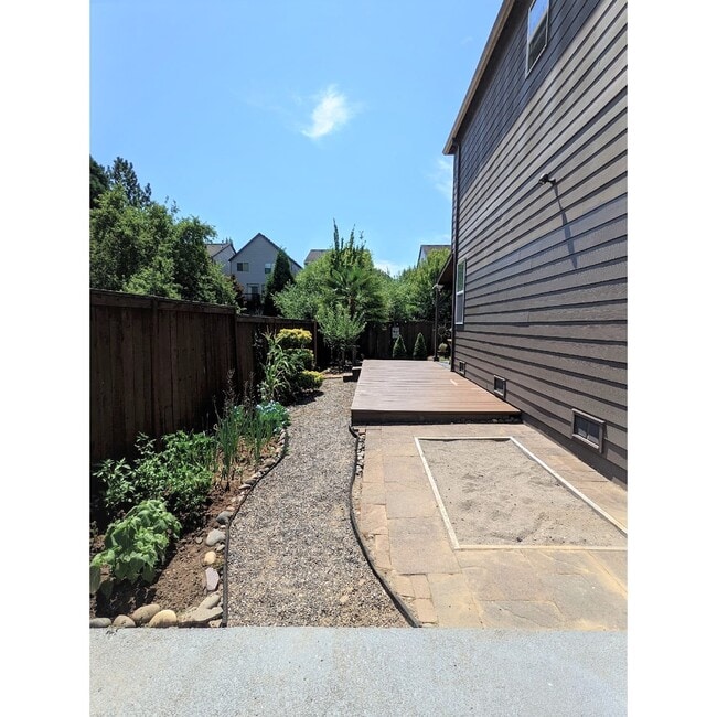Building Photo - 730 SW 207th Pl
