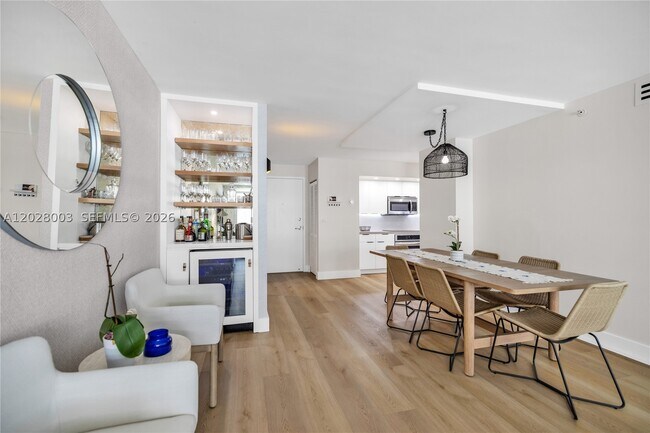Building Photo - 6917 Collins Ave