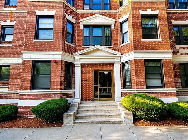 Building Photo - 1706 Commonwealth Ave