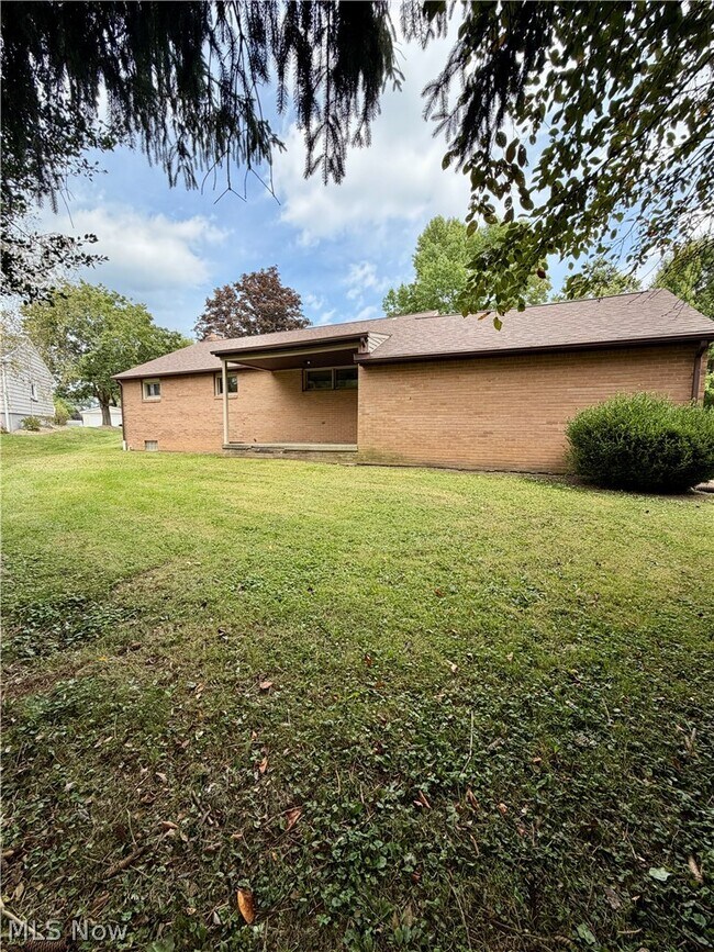 Building Photo - 32 Orchard Dr