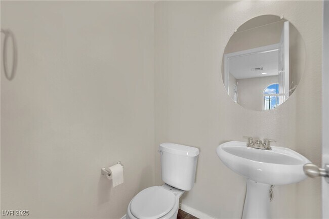 Building Photo - 4753 N Priory Gardens St