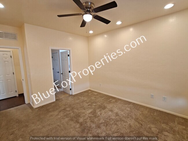 Building Photo - 6621 S De Concini Dr