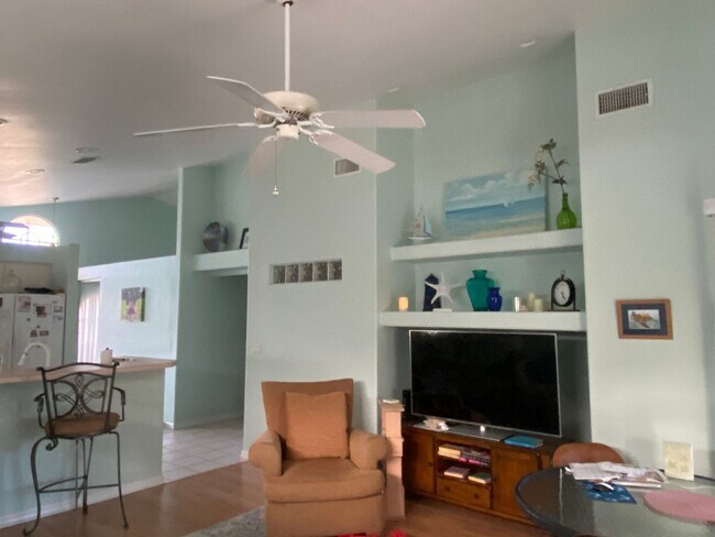 Building Photo - Gulf access community