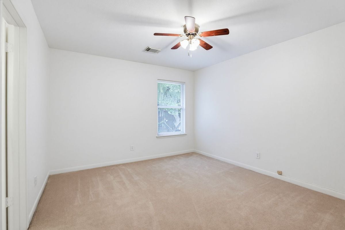 Building Photo - 119 Baythorne