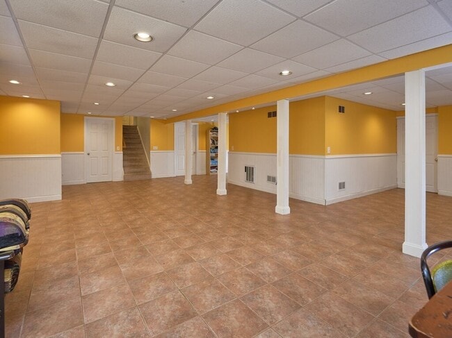 Building Photo - 8 Kalamat Farms Cir