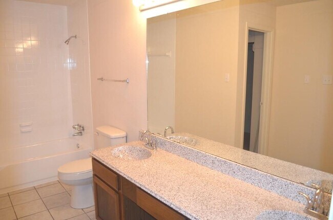 Building Photo - 2439 Colton Hollow Dr