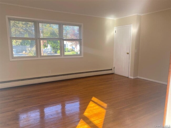 Building Photo - 52 Grand Pl