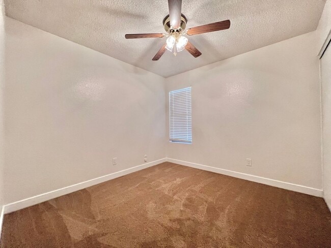Building Photo - Updated 4-Bedroom, 2-Bath Home for Rent in...