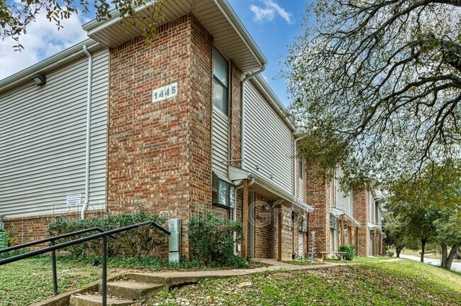 Building Photo - 5407A Chimney Rock Rd