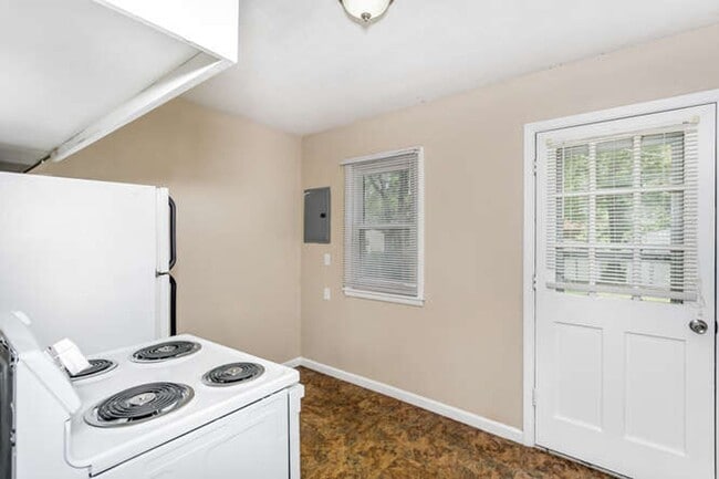 Building Photo - Charming 2-Bedroom, 1-Bath Home!