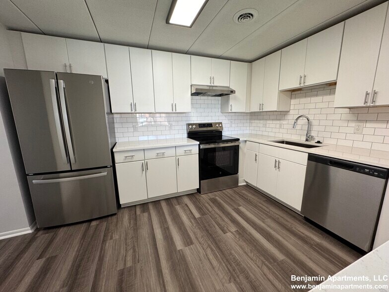 Building Photo - 53 Hill Rd