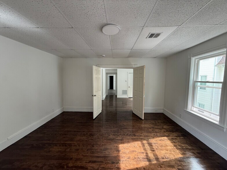 Building Photo - 25 Wyman St