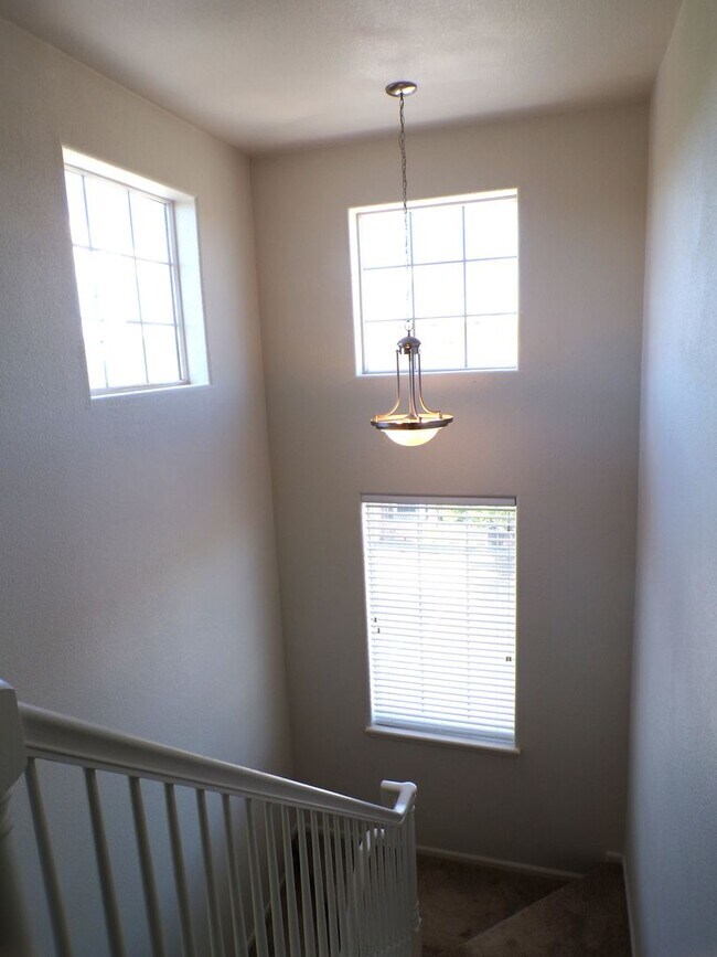 Building Photo - Spacious 2-Bed, 2.5-Bath Condo in Cherry C...