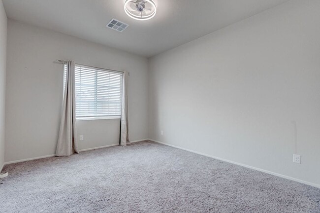 Building Photo - 4735 Ridgeley Ave