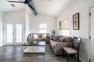 Building Photo - 920 17th St