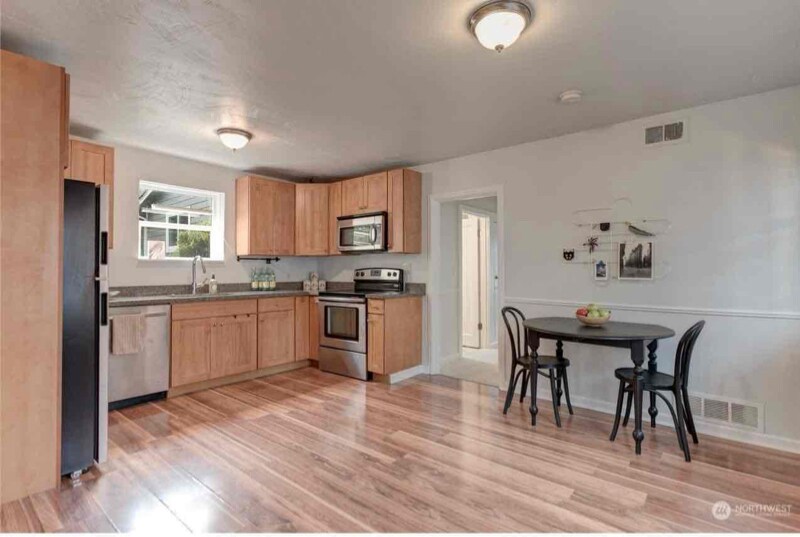 Building Photo - 8147 9th Ave SW