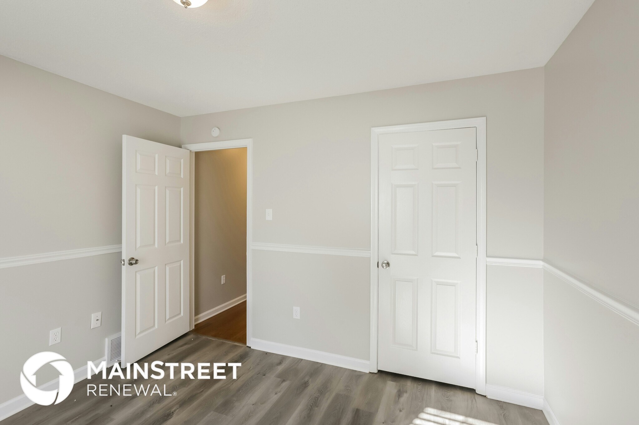 Building Photo - 9950 Southbend Ln