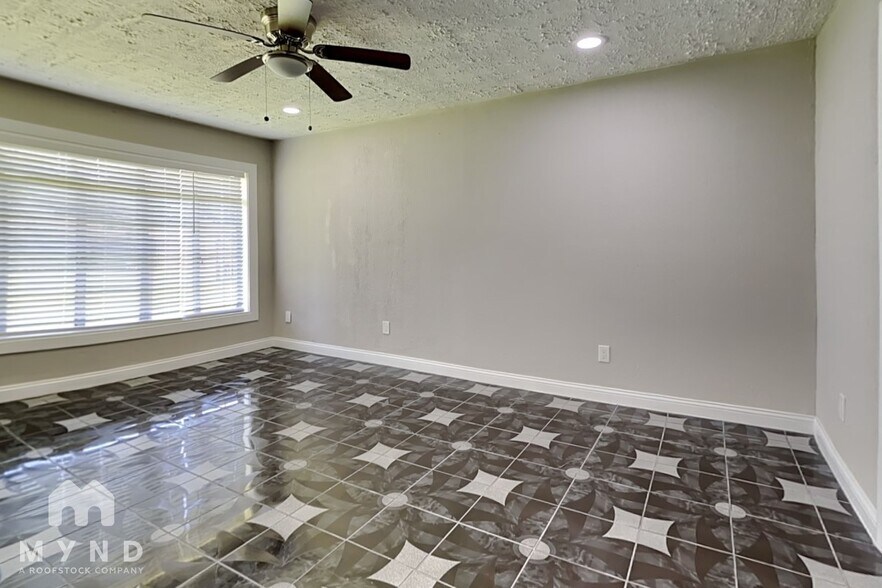 Building Photo - 101 Live Oak St