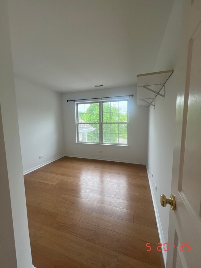 Building Photo - 1429 Meadowsedge Ln