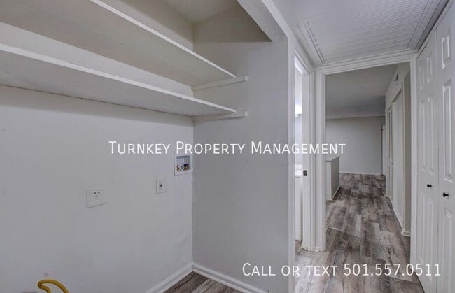 Building Photo - 76 S Meadowcliff Dr