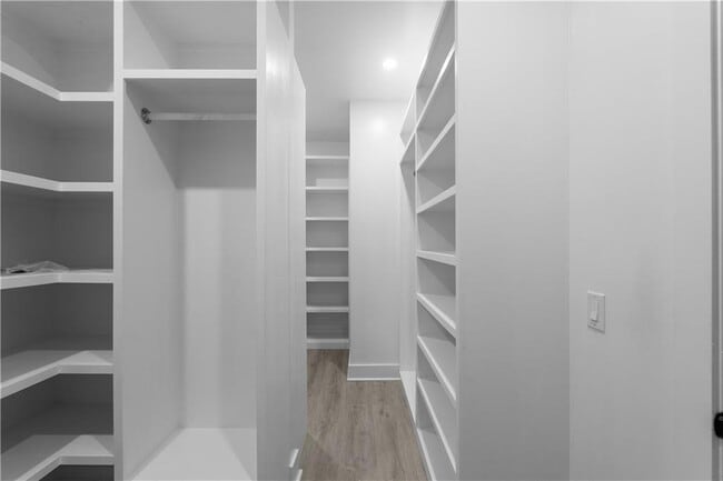 Building Photo - 1331 Diamond Ave SE