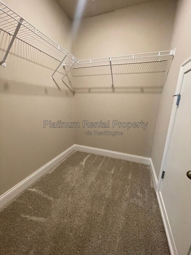 Building Photo - 3215 Summerpoint Crossing