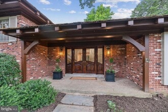 Building Photo - 6313 Stoneham Ln